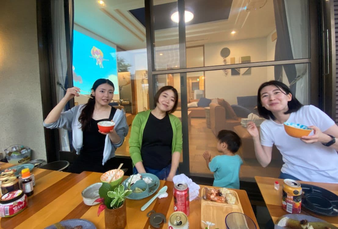 グループでバーベキュー